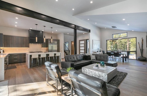 Truckee Casa | Modern Schaffer's Mill Home Minutes From Northstar & Downtown