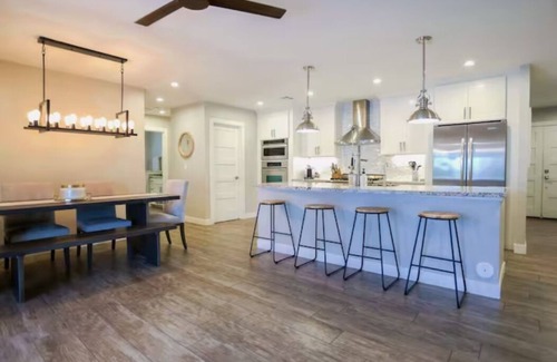 South Scottsdale Casa | Modern Scottsdale Home w/ Heated Pool/Spa/Fire Pit