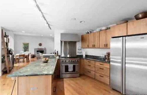 New Paltz Casa | Modern Secluded Home w/fire place on 20 acres
