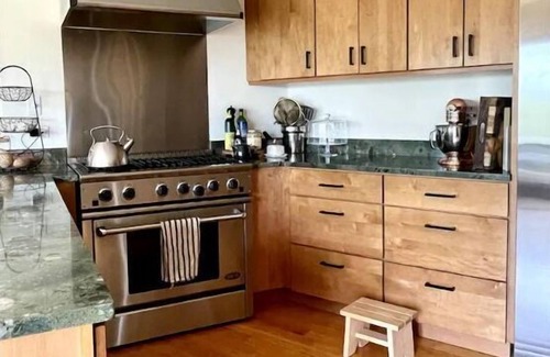 New Paltz Casa | Modern Secluded Home w/fire place on 20 acres