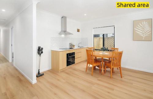 Kuraby Casa | Modern Serene Studio with Free Parking & New Build