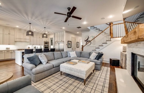 Lower Greenville Casa | Modern Serenity: 3 Beds of Calm & Style