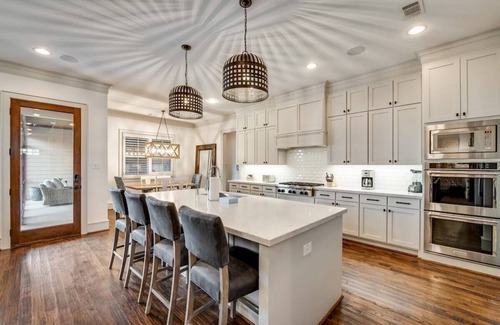 Lower Greenville Casa | Modern Serenity: 3 Beds of Calm & Style