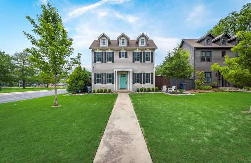 Lower Greenville Casa | Modern Serenity