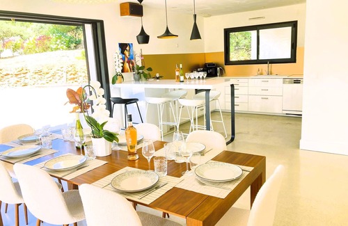 La Cadiere-d'Azur Villa | Villa contemporánea en un entorno idílico con su carril de natación