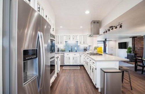 Rose Park Casa | Modern SLC Home Only Mins Downtown & Airport