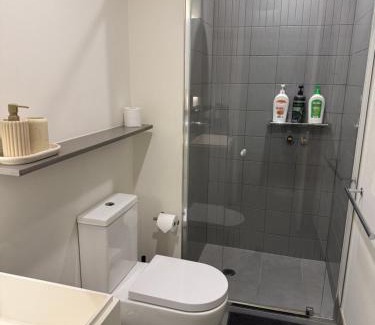 Southbank Apartamento | Modern Southbank Escape 2BR with Pool & Sauna