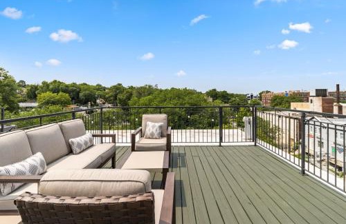 Fairlawn Apartamento | Modern & Spacious 3bd 3ba RoofDeck