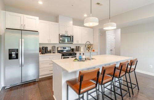 Fairlawn Apartamento | Modern & Spacious 3bd 3ba RoofDeck