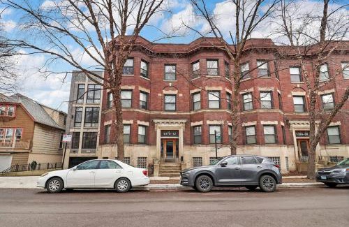 Hyde Park Apartamento | Modern & Spacious 3BR Apt with In-Unit Laundry - Bstone 2