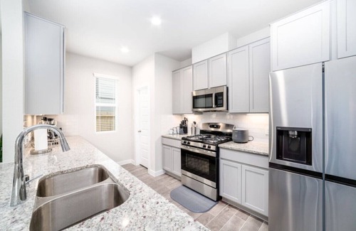Rosenberg Casa | Modern & Spacious 4-Bedroom Home in Rosenberg, TX