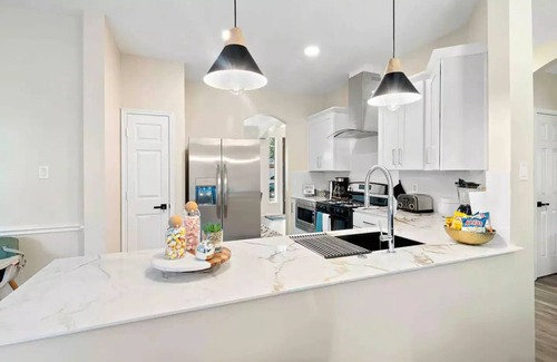 Barker Casa | Modern Spacious 5BD Home W Hot Tub Katy TX
