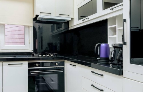 Tophane Apartamento | Modern Spacious Flat w Balcony 5 min to Taksim