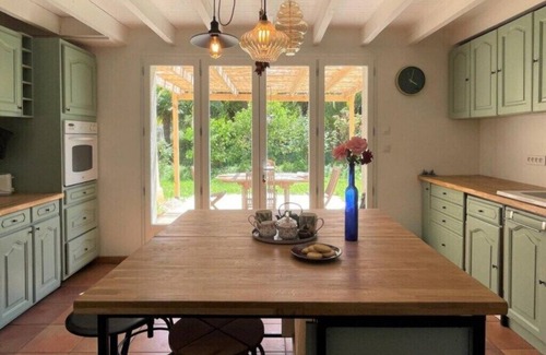 Baigts-de-Bearn Casa | Modern, spacious Des Cîmes gîte in beautiful natural surroundings