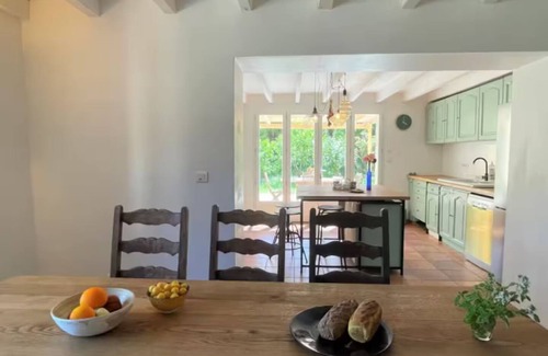 Baigts-de-Bearn Casa | Modern, spacious Des Cîmes gîte in beautiful natural surroundings