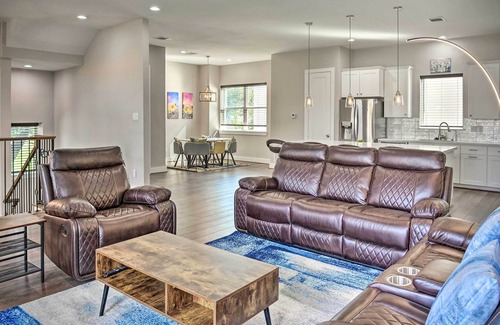 Riverside Terrace Casa | Modern & Spacious Houston Home - Pets Welcome!