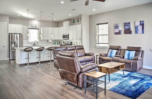 Riverside Terrace Casa | Modern & Spacious Houston Home - Pets Welcome!
