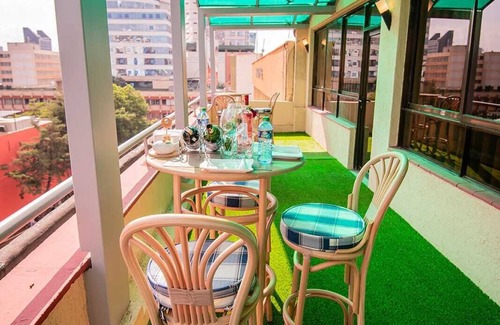 Westlands Apartamento | Modern , Spacious King Studio with Kitchenette
