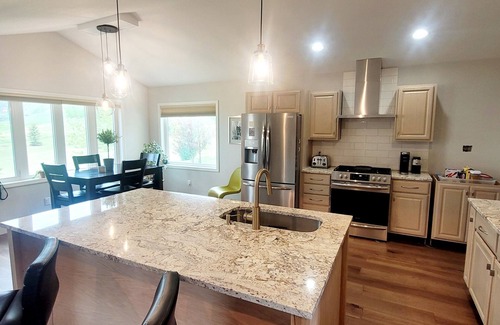 Rapid City Casa | Modern, spacious property off Wildhorse Drive