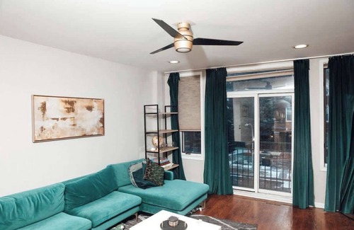 Grand Boulevard Apartamento | Modern & Spacious Stay in Historic Bronzeville