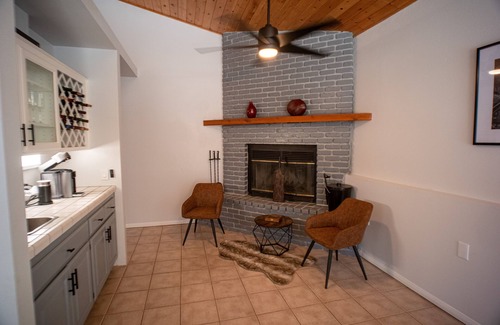 Running Springs Cabina | Modern spacious hot tub + Deck Lake Arrowhead + Big Bear