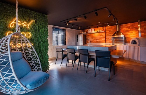 Armacao Apartamento | Modern Stay in a Seafront Condominium