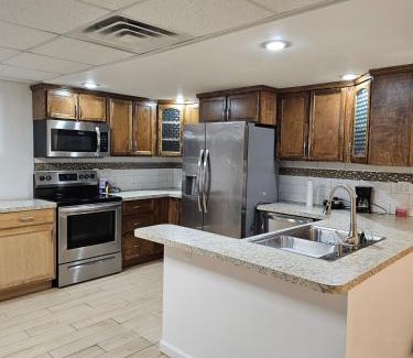 Douglasville Apartamento | Modern Stay with Hot tub