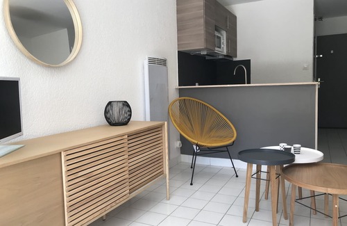 Le Couchant Apartamento | Estudio moderno a 150 m del mar con gran terraza y jardín.