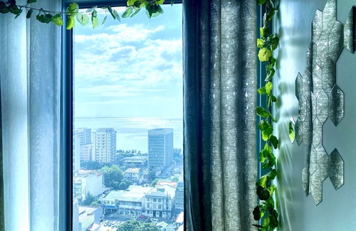 Barangay 670 Condominio | Condominio estudio moderno con puesta de sol con vista a la bahía de Manila