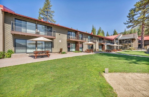 Truckee Condominio | Modern Studio Deluxe #231 at Donner Lake Village