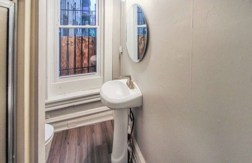 Reading Casa | ☆Modern Studio - Downtown Reading!! ☆