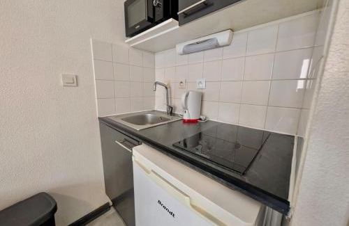 Secteur 1 Apartamento | Modern Studio - Free Parking, Near Train Station & Downtown