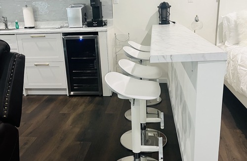 Magnolia Park Apartamento | Modern Studio in Burbank