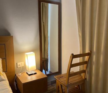 Greater Noida Apartamento | Modern Studio in City Hub