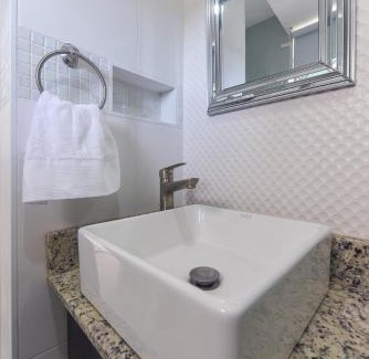 IronShore Estates Apartamento | Modern Studio