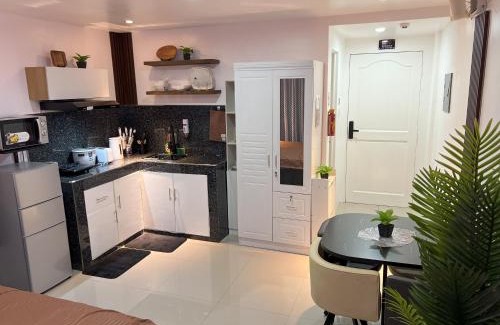 Pasay Apartamento | Modern Studio near LRT, MOA & Star City in Pasay