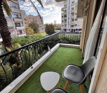Limassol Apartamento | Modern Studio Nr 10 private Kitchenette and Bathroom