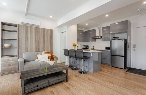 Downtown Montreal Apartamento | Modern Studio on Bishop - Spotlight MTL