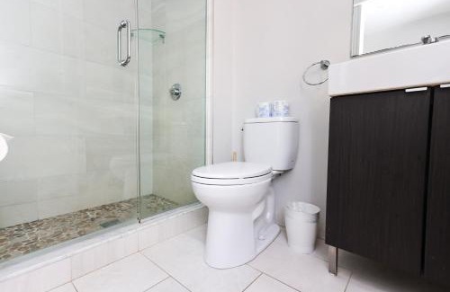Griggs Park Apartamento | Modern Studio, quick train to Boston.#16