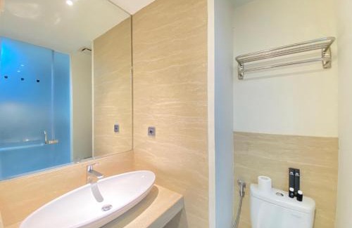 Hegarmanah Apartamento | Modern Studio Room with Jacuzzi at Art Deco Apartment By Travelio