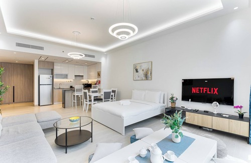 Jumeirah Lake Towers Apartamento | Modern Studio w/ Pool, Gym, Sauna and Great Views