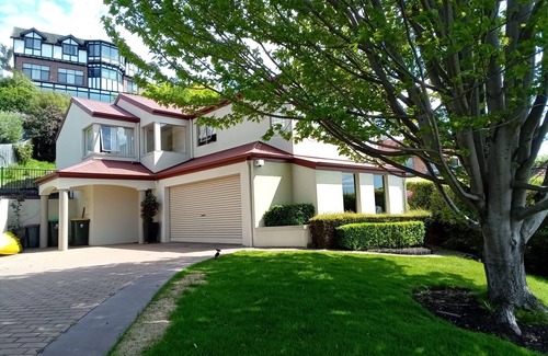West Hobart Apartamento | Modern studio walking distance to Hobart and Mt Knocklofty
