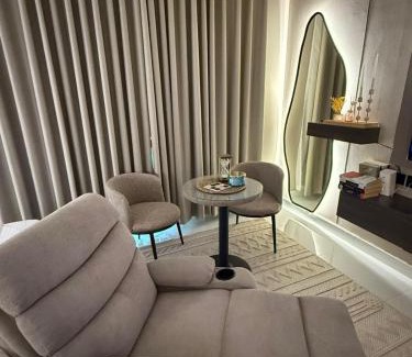 Mizail Apartamento | Modern studio with a private outdoor patio