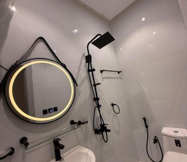 Mizail Apartamento | Modern studio with a private outdoor patio