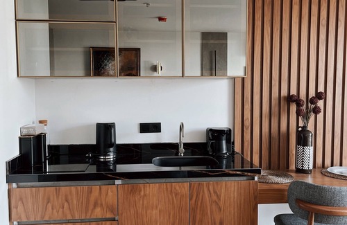 Kartal Apartamento | Modern Studio with Balcony