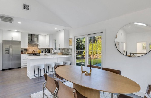 East Hampton Casa | Modern-style home with private pool, open-floor living plan, back porch,...