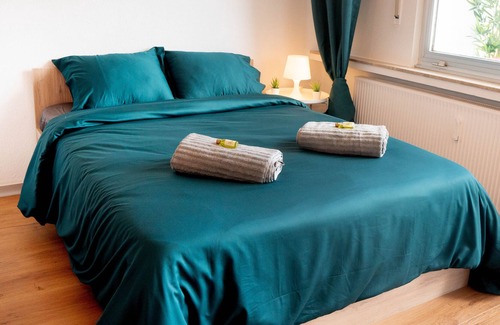 Gasperich Apartamento | Modern Style Studio w/ Balcony + Smart TV. Business / Leisure.