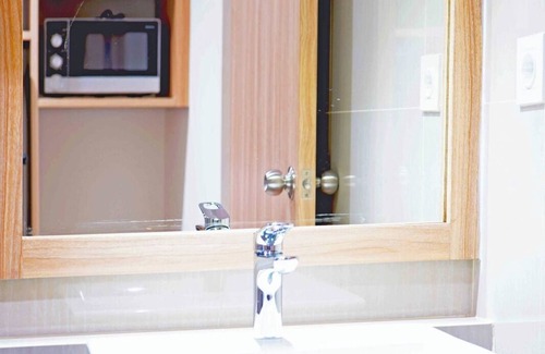 Pondok Aren Apartamento | Modern Style Suite at Embarcadero Apartment Bintaro