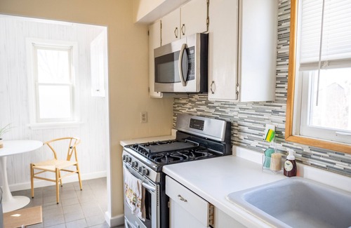 Como Casa | Modern, stylish, Instagram worthy 3 bedroom home, 1 bathroom home.