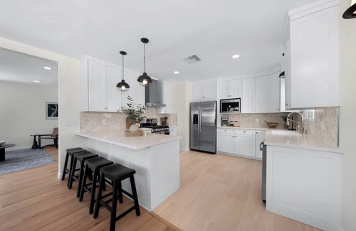Mission Hills Casa | Modern & Stylish Mission Hills Neighborhood Escape